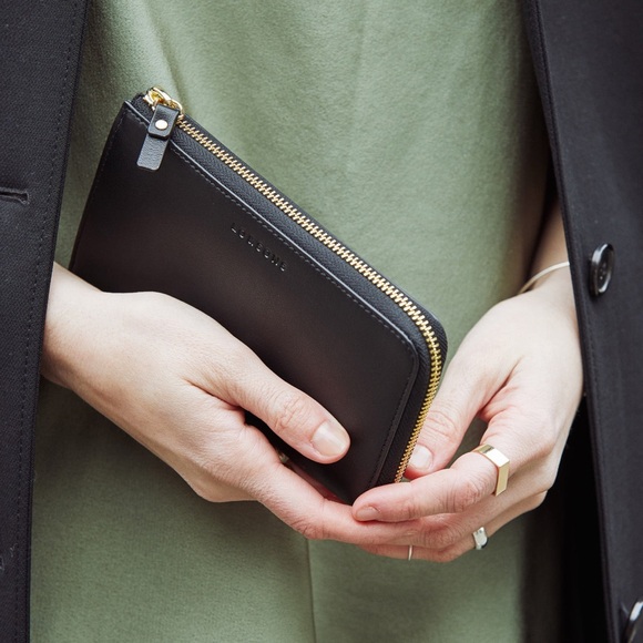Lo & Sons Magnolia Soft Black Nappa Leather Half Zip Wallet Gold Hardware - Picture 1 of 12